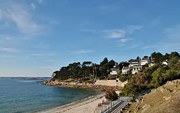 La pointe de Lan-Kerellec depuis Pors-Termen.