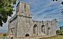 L'église fortifiée Saint-Martin d'Esnandes.