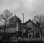 L'ancien marché vu depuis la rue du Canard, par André Cros (1963, Archives municipales).
