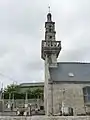 Loc-Brévalaire : le clocher de l'église paroissiale.