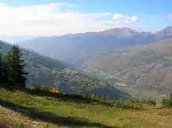 Vue de la vallée depuis les hauts de Peisey-Nancroix.