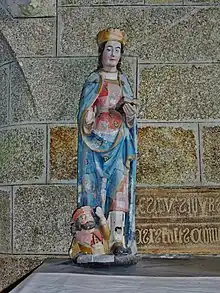 Église paroissiale Notre-Dame : statue de sainte Catherine d'Alexandrie, avec la tête de l'empereur Maximin.