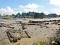 Restes d'épaves dans l'ancien cimetière à bateaux du fond de l'Anse de Pouldohan.