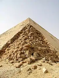 Le coin nord-est de la pyramide.