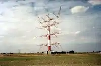 Première antenne Alliss inaugurée le 23 novembre 1993 en présence du ministre des Communications et de l’Industrie, Gérard Longuet, du président de TDF, Bruno Chetaille et des présidents de Thomson et RFI, Alain Gomez et André Larquié. Cette antenne a été surnommée « Volga ».