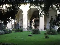 Sebastiansfriedhof, arcades et cimetière.