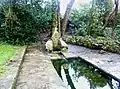 La fontaine de dévotion près de la chapelle Saint-Nicodème.