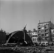 La destruction de l'ancien marché, par André Cros (1964, Archives municipales).