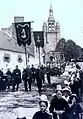 Procession de la Fête-Dieu à Combrit vers 1920 (photographie de Jacques de Thézac).