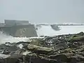 La tempête du 26 janvier 2014 à Guilvinec : vagues à l'assaut de la digue protégeant le port -1