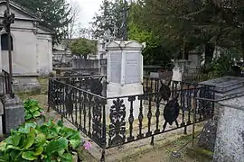 Monuments aux morts, cimetière du Nord.