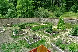 Potager aménagé en 2017 au coin nord de l'enceinte.