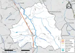 Carte en couleur présentant le réseau hydrographique de la commune