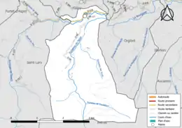 Carte en couleur présentant le réseau hydrographique de la commune