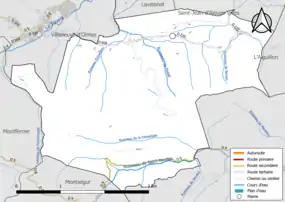 Carte en couleur présentant le réseau hydrographique de la commune