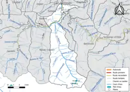 Carte en couleur présentant le réseau hydrographique de la commune