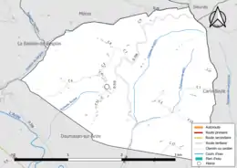 Carte en couleur présentant le réseau hydrographique de la commune