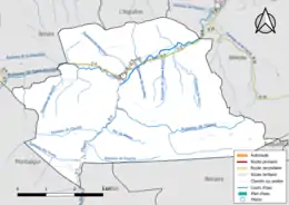 Carte en couleur présentant le réseau hydrographique de la commune