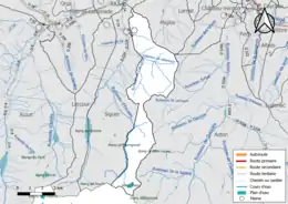 Carte en couleur présentant le réseau hydrographique de la commune