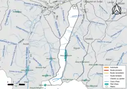 Carte en couleur présentant le réseau hydrographique de la commune