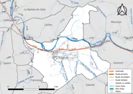 Carte en couleur présentant le réseau hydrographique de la commune