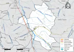 Carte en couleur présentant le réseau hydrographique de la commune