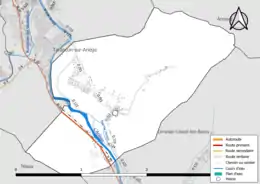 Carte en couleur présentant le réseau hydrographique de la commune