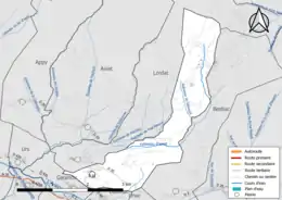 Carte en couleur présentant le réseau hydrographique de la commune