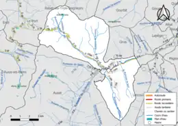 Carte en couleur présentant le réseau hydrographique de la commune