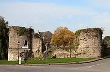 Ruines de l'ancien château, dit Château de Jules César à Vaulx-lez-Tournai
