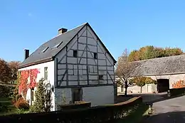 Ferme des Blancs Curés (façades et toitures des deux bâtiments principaux)