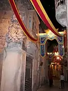Ruelle du centre de Rabat décorée à l'occasion de la festa de saint Joseph