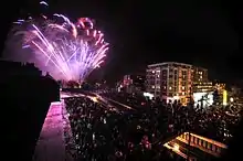 Photo du feu d'artifice pour les 100 ans du Grand Boulevard au niveau du Croisé-Laroche.