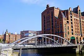 Beth Galí, Busanbrücke, HafenCity, Hambourg.