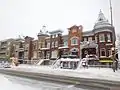 Boulevard René-Lévesque, au coin de Cartier