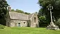 La chapelle Saint-Antoine (XVIIe siècle) et son calvaire.