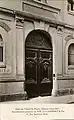 Porte du collège de la rue Barbette, issue de l'ancien hôtel particulier Le Mayrat.