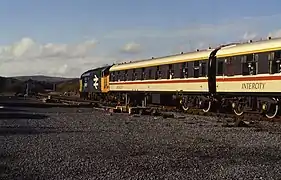 Quelques FO peintes en livrée InterCity assuraient encore les trains charter en 1988.