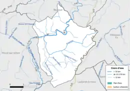 Carte en couleur présentant le réseau hydrographique de la commune