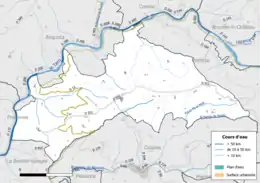 Carte en couleur présentant le réseau hydrographique de la commune