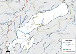 Carte en couleur présentant le réseau hydrographique de la commune