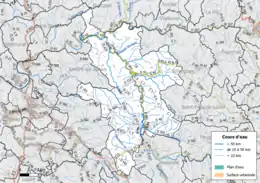 Carte en couleur présentant le réseau hydrographique de la commune