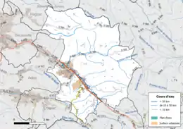 Carte en couleur présentant le réseau hydrographique de la commune