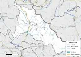 Carte en couleur présentant le réseau hydrographique de la commune