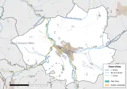 Carte en couleur présentant le réseau hydrographique de la commune