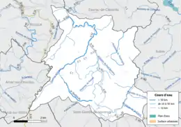 Carte en couleur présentant le réseau hydrographique de la commune