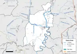 Carte en couleur présentant le réseau hydrographique de la commune