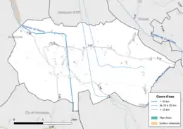 Carte en couleur présentant le réseau hydrographique de la commune