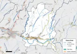 Carte en couleur présentant le réseau hydrographique de la commune