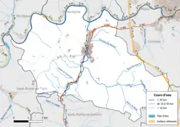 Carte en couleur présentant le réseau hydrographique de la commune